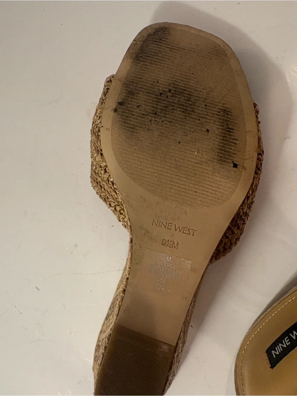 Nine West Nikhil twist wedge sandals 9.5